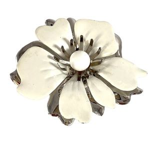 Sarah Coventry "New Summer Magic" White Enamel and Silvertone Flower Brooch Pin